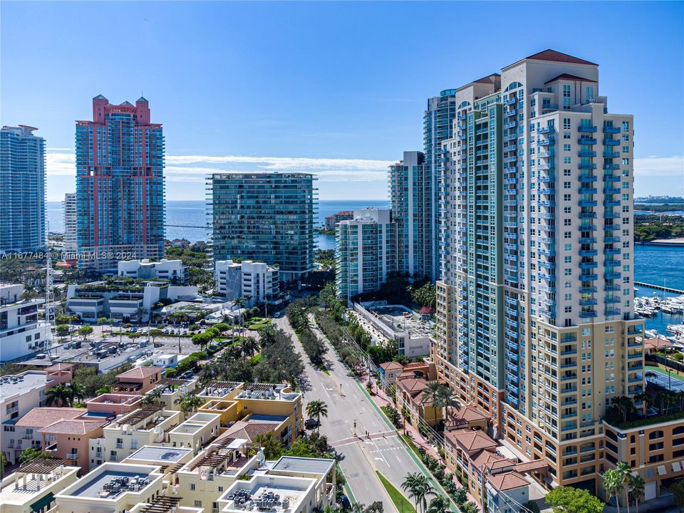 For Sale: $1,450,000 (2 beds, 2 baths, 1080 Square Feet)