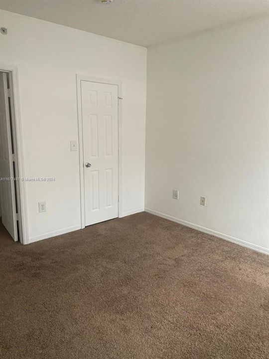 For Rent: $1,900 (1 beds, 1 baths, 690 Square Feet)