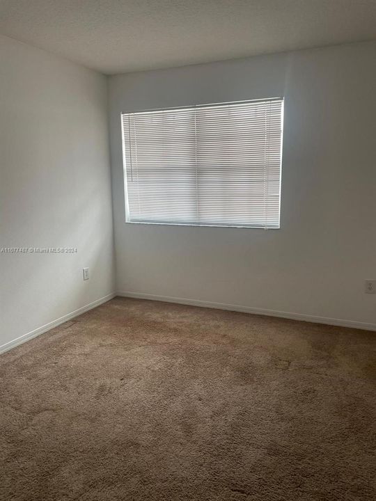 For Rent: $1,900 (1 beds, 1 baths, 690 Square Feet)