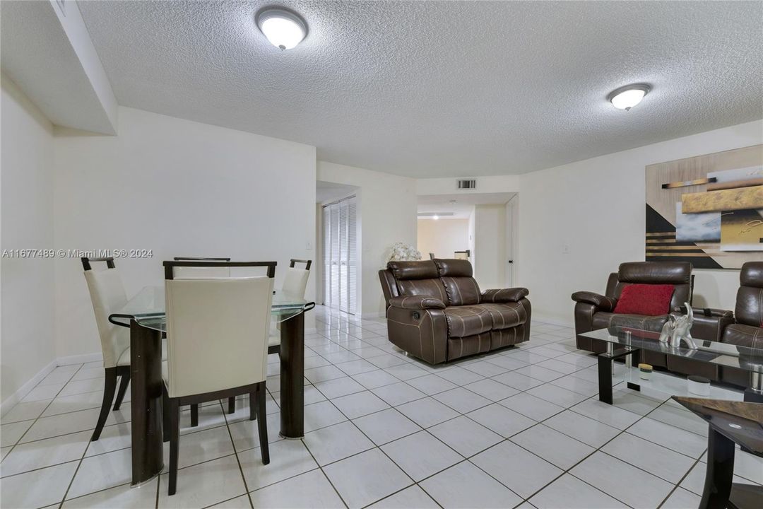 For Rent: $2,600 (3 beds, 2 baths, 1310 Square Feet)