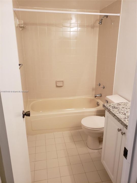 For Rent: $2,300 (2 beds, 2 baths, 1113 Square Feet)