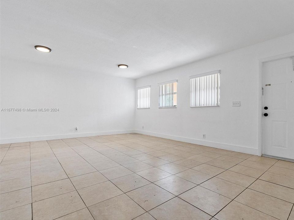 For Rent: $3,000 (3 beds, 2 baths, 1263 Square Feet)