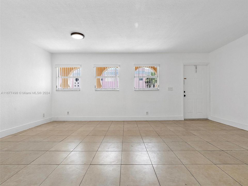 For Rent: $3,000 (3 beds, 2 baths, 1263 Square Feet)