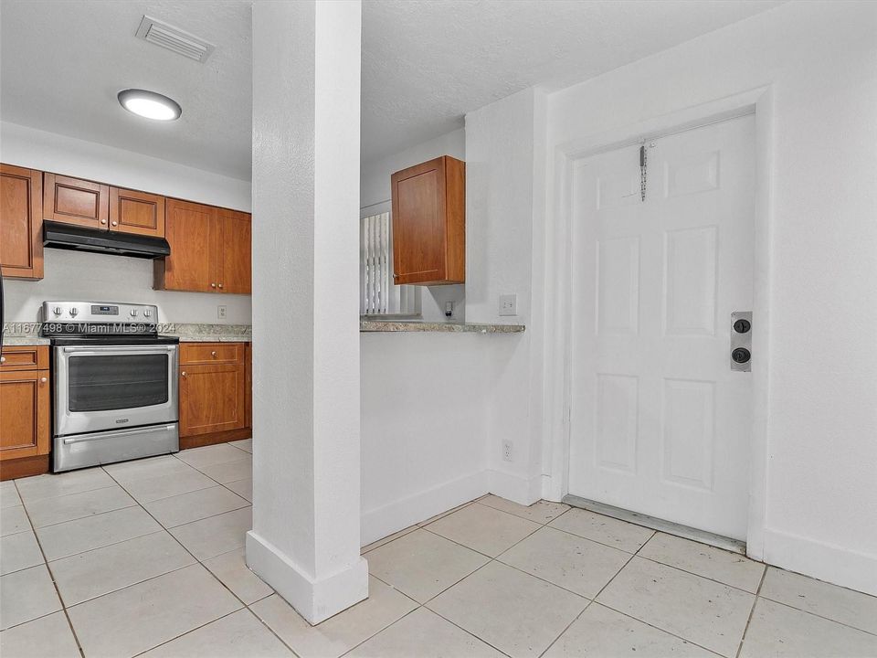 For Rent: $3,000 (3 beds, 2 baths, 1263 Square Feet)