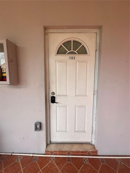 For Rent: $2,150 (1 beds, 1 baths, 9740 Square Feet)