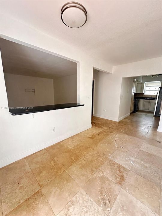 For Rent: $2,150 (1 beds, 1 baths, 9740 Square Feet)