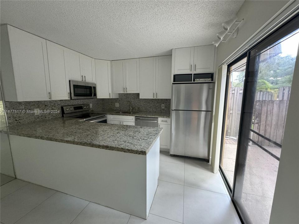 For Rent: $2,750 (2 beds, 2 baths, 1372 Square Feet)