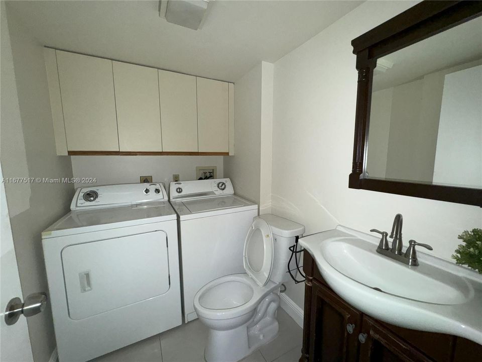 For Rent: $2,750 (2 beds, 2 baths, 1372 Square Feet)