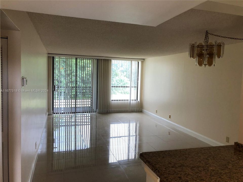 For Rent: $1,950 (2 beds, 2 baths, 1023 Square Feet)