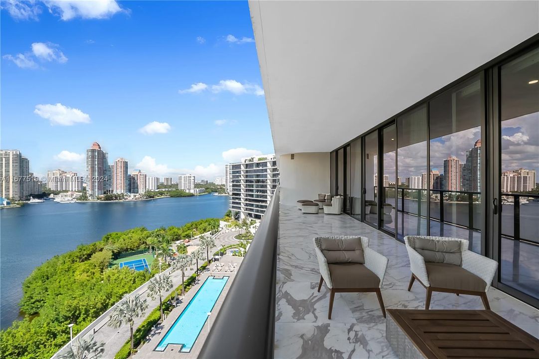 For Sale: $3,895,000 (3 beds, 4 baths, 2877 Square Feet)