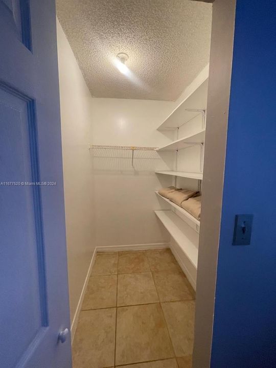 For Rent: $2,800 (3 beds, 2 baths, 1130 Square Feet)