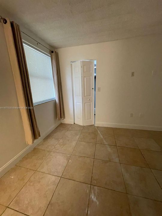 For Rent: $2,800 (3 beds, 2 baths, 1130 Square Feet)