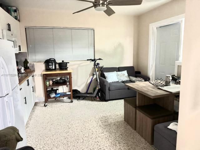 For Rent: $1,500 (1 beds, 1 baths, 1656 Square Feet)