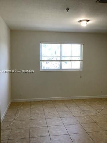 For Rent: $2,575 (3 beds, 2 baths, 1554 Square Feet)