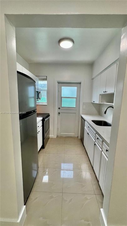 For Rent: $1,995 (1 beds, 1 baths, 660 Square Feet)