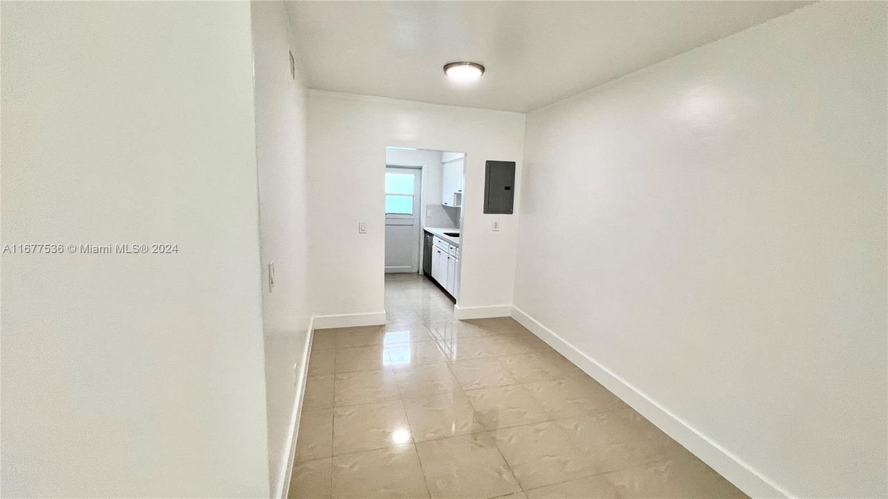 For Rent: $1,995 (1 beds, 1 baths, 660 Square Feet)