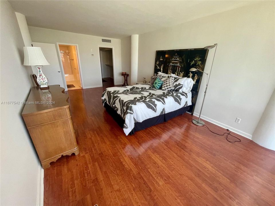 For Rent: $4,500 (2 beds, 2 baths, 1550 Square Feet)