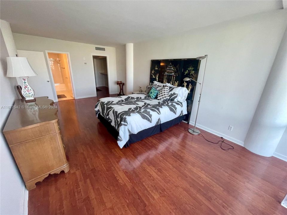 For Rent: $4,500 (2 beds, 2 baths, 1550 Square Feet)