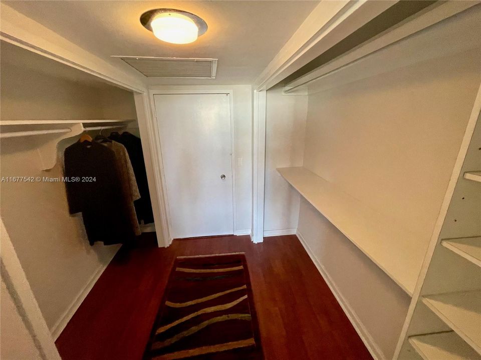 For Rent: $4,500 (2 beds, 2 baths, 1550 Square Feet)