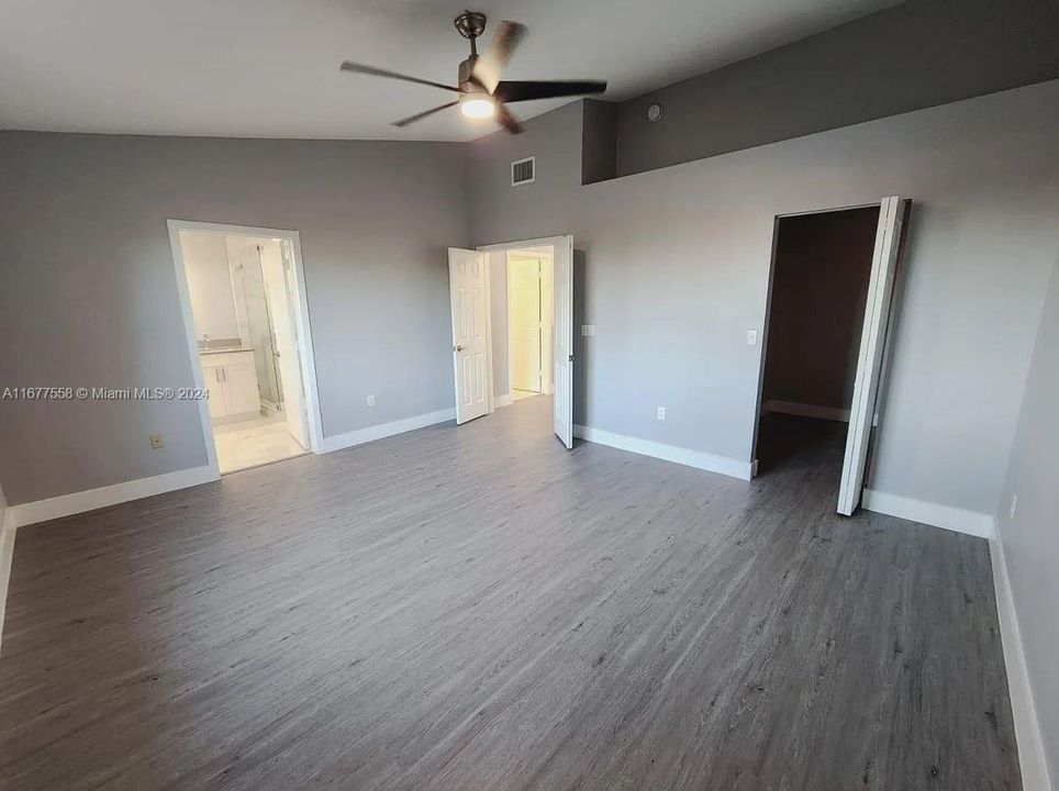 For Rent: $3,500 (4 beds, 2 baths, 1727 Square Feet)