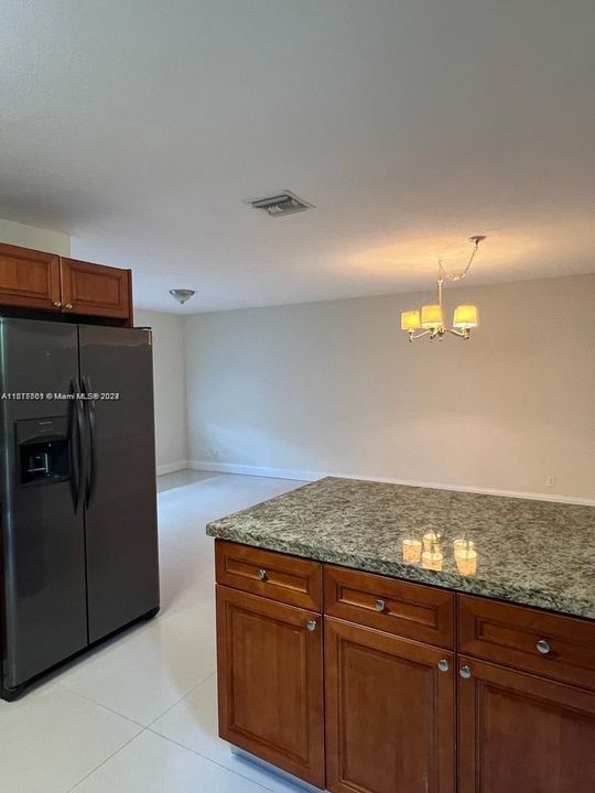 For Rent: $2,900 (3 beds, 2 baths, 1203 Square Feet)