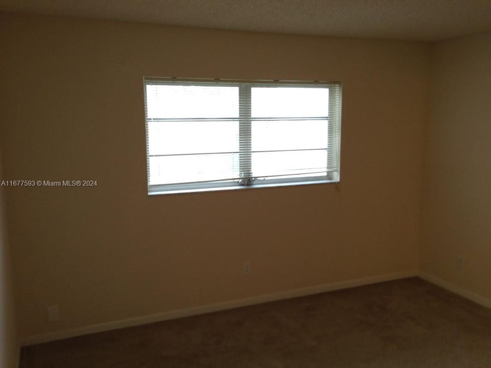 For Sale: $131,000 (2 beds, 2 baths, 880 Square Feet)