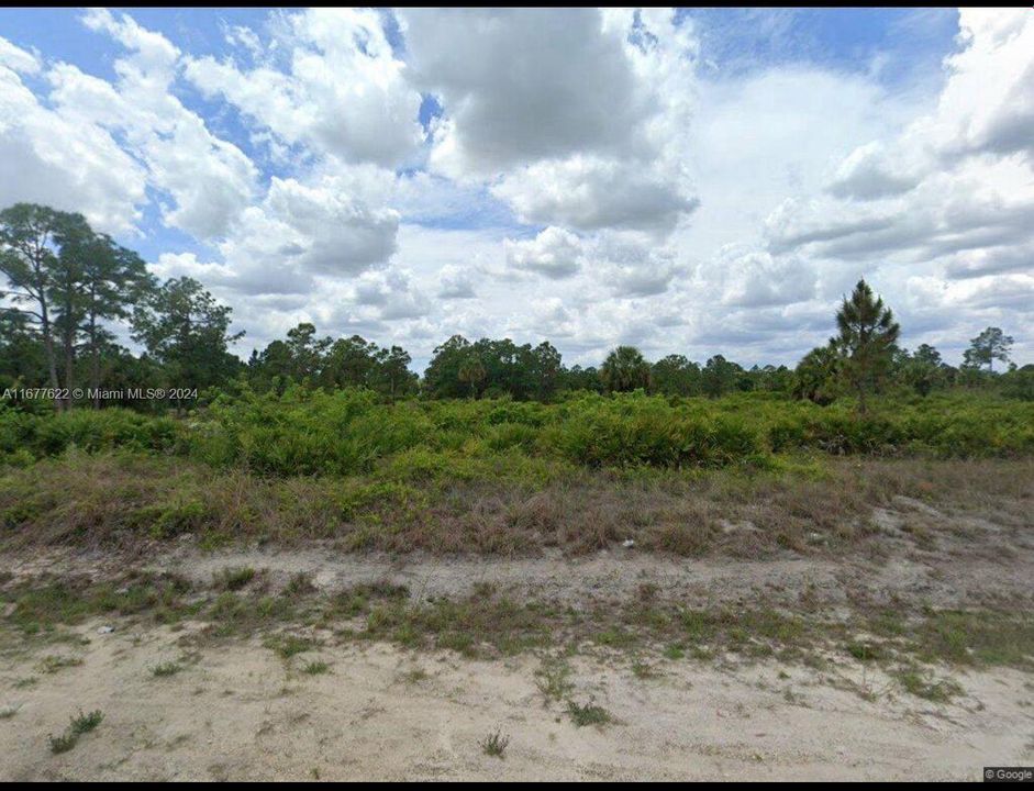 En Venta: $30,000 (0.50 acres)