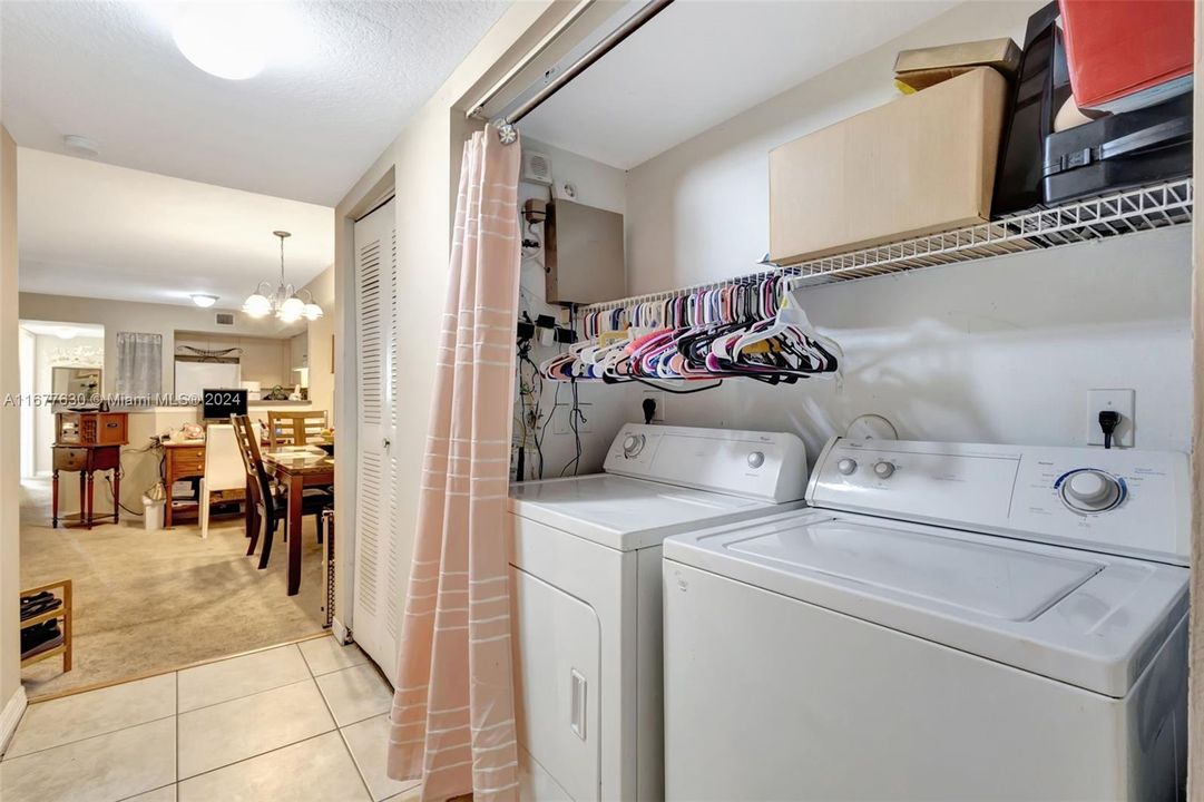 For Sale: $259,000 (3 beds, 2 baths, 1300 Square Feet)