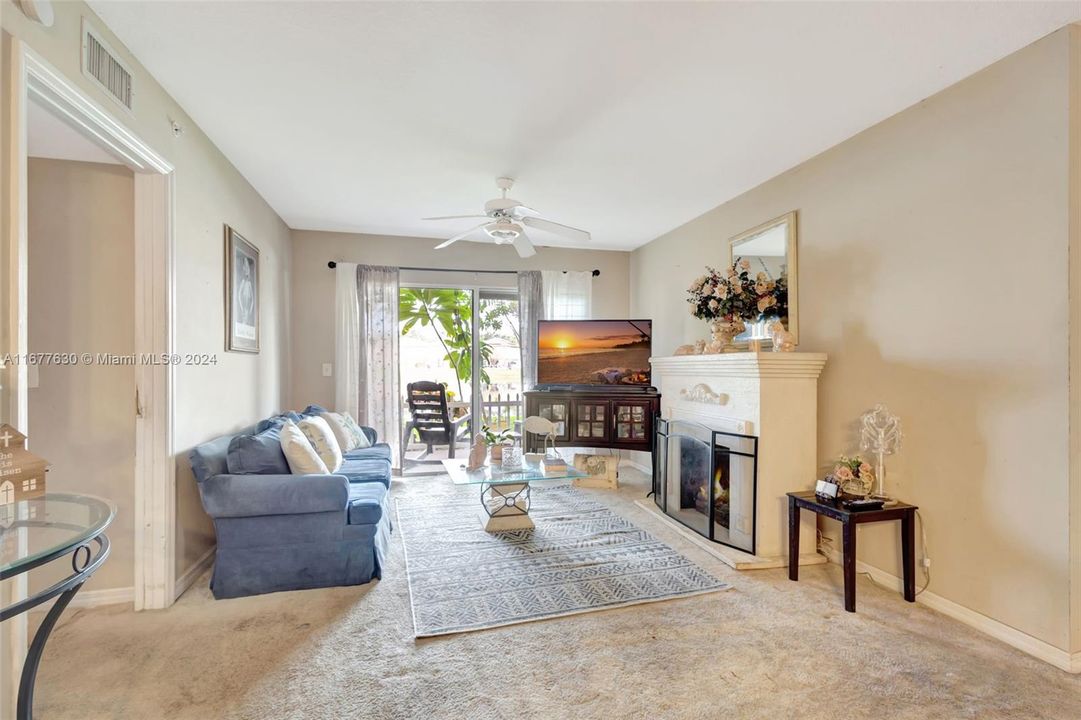 For Sale: $259,000 (3 beds, 2 baths, 1300 Square Feet)