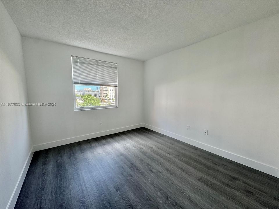 For Rent: $4,350 (3 beds, 2 baths, 1353 Square Feet)