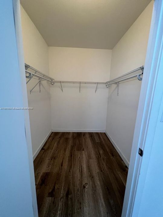 For Rent: $3,200 (3 beds, 2 baths, 1250 Square Feet)