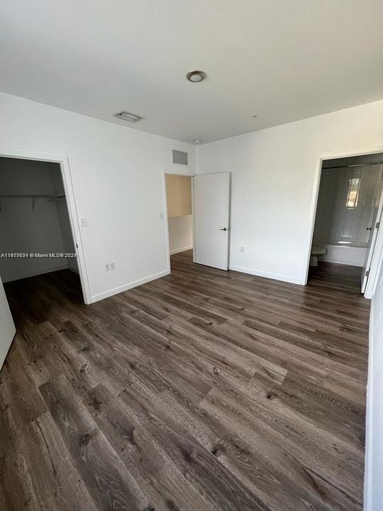 For Rent: $3,200 (3 beds, 2 baths, 1250 Square Feet)