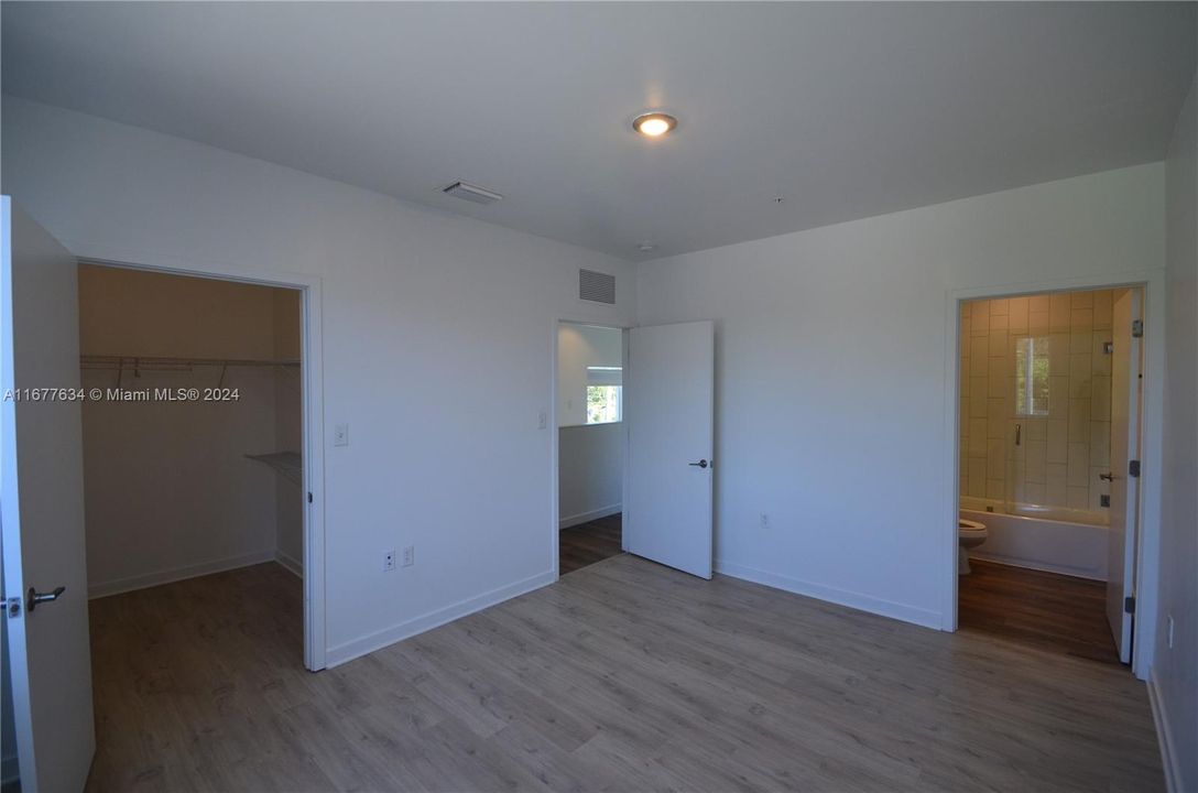 For Rent: $3,200 (3 beds, 2 baths, 1250 Square Feet)