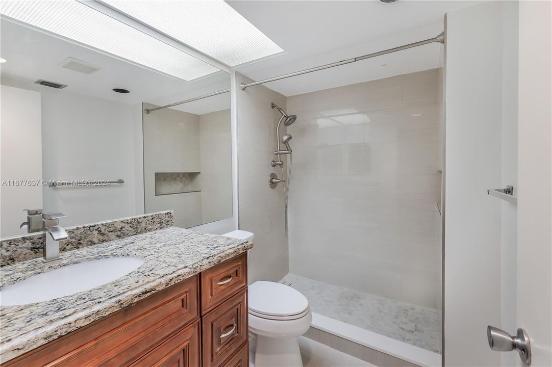 For Sale: $255,000 (2 beds, 2 baths, 1192 Square Feet)