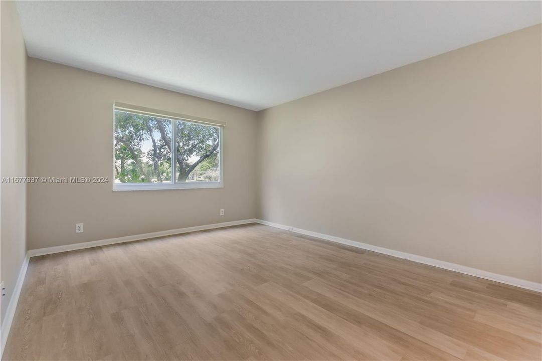 For Sale: $255,000 (2 beds, 2 baths, 1192 Square Feet)