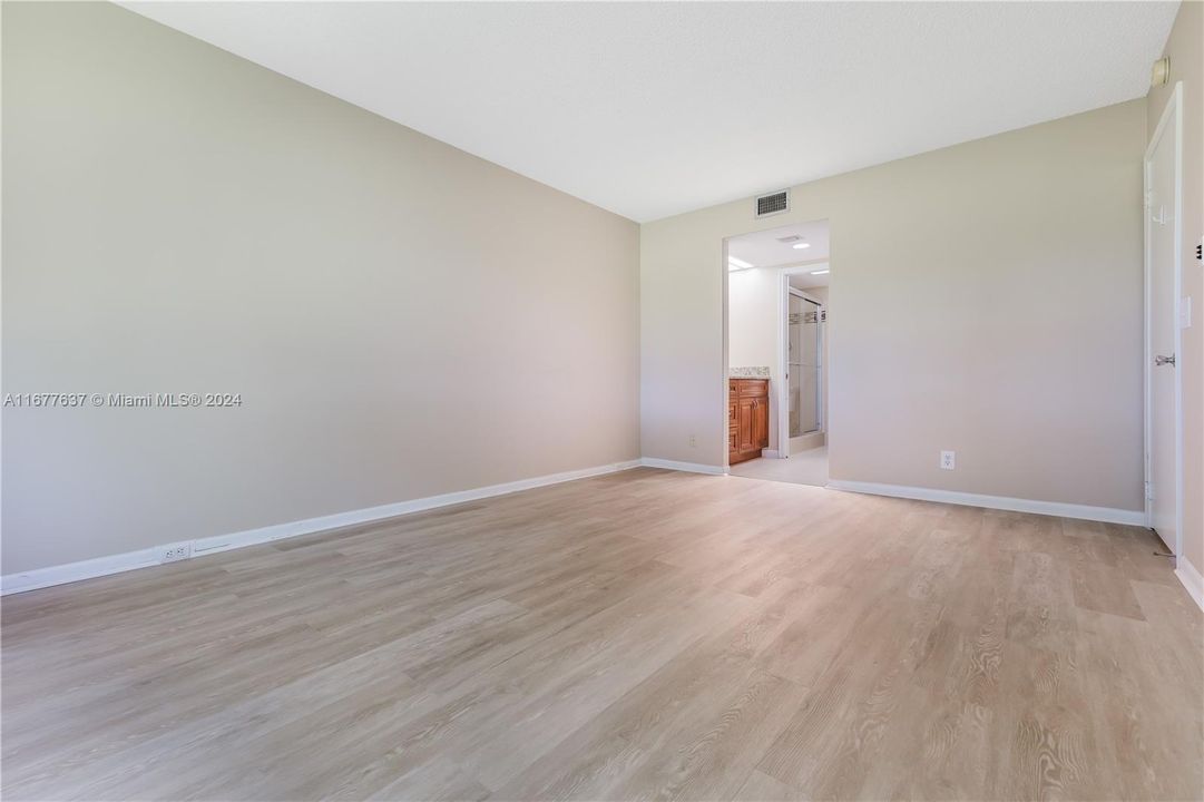 For Sale: $255,000 (2 beds, 2 baths, 1192 Square Feet)