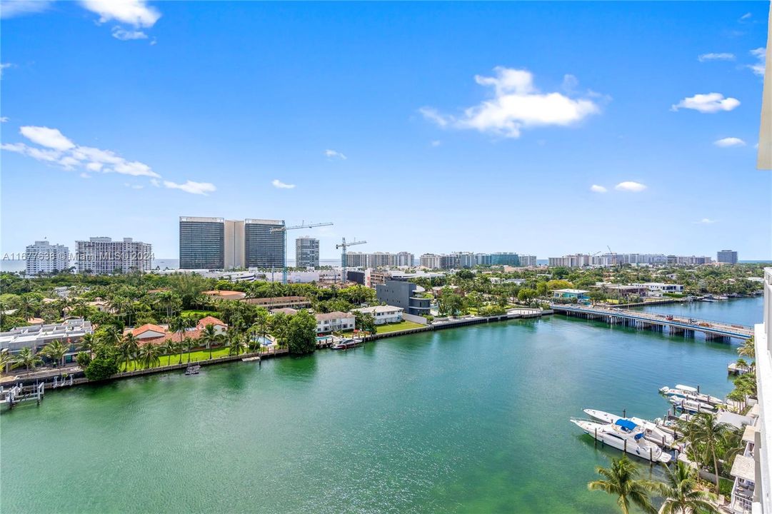 For Sale: $1,080,000 (2 beds, 2 baths, 1508 Square Feet)