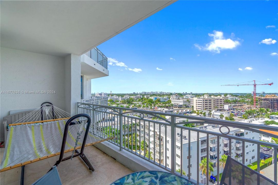 For Sale: $1,080,000 (2 beds, 2 baths, 1508 Square Feet)