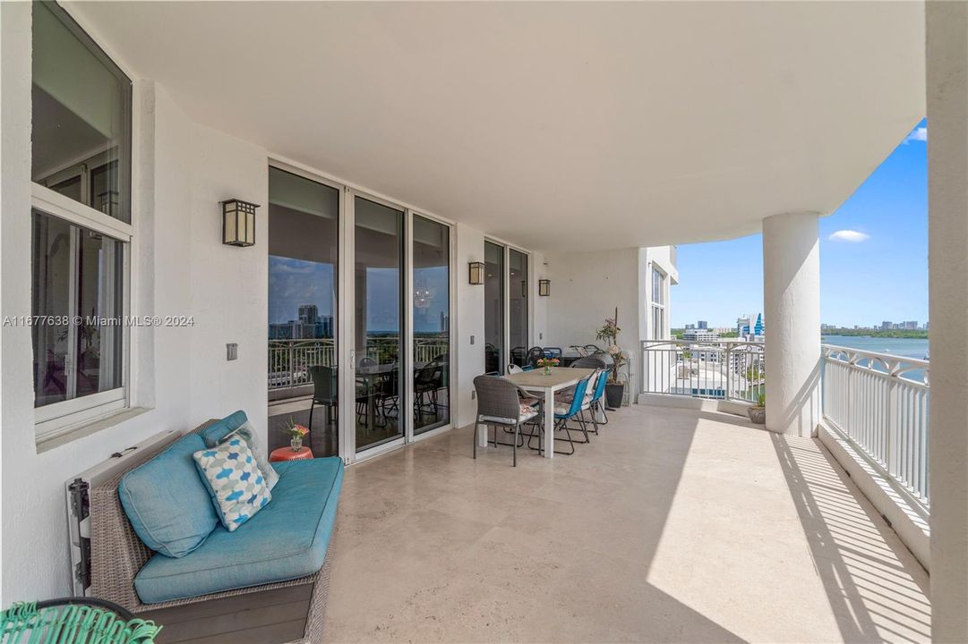 For Sale: $1,080,000 (2 beds, 2 baths, 1508 Square Feet)