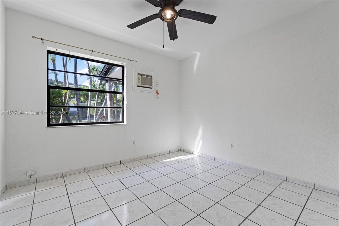 For Rent: $2,999 (3 beds, 2 baths, 1948 Square Feet)