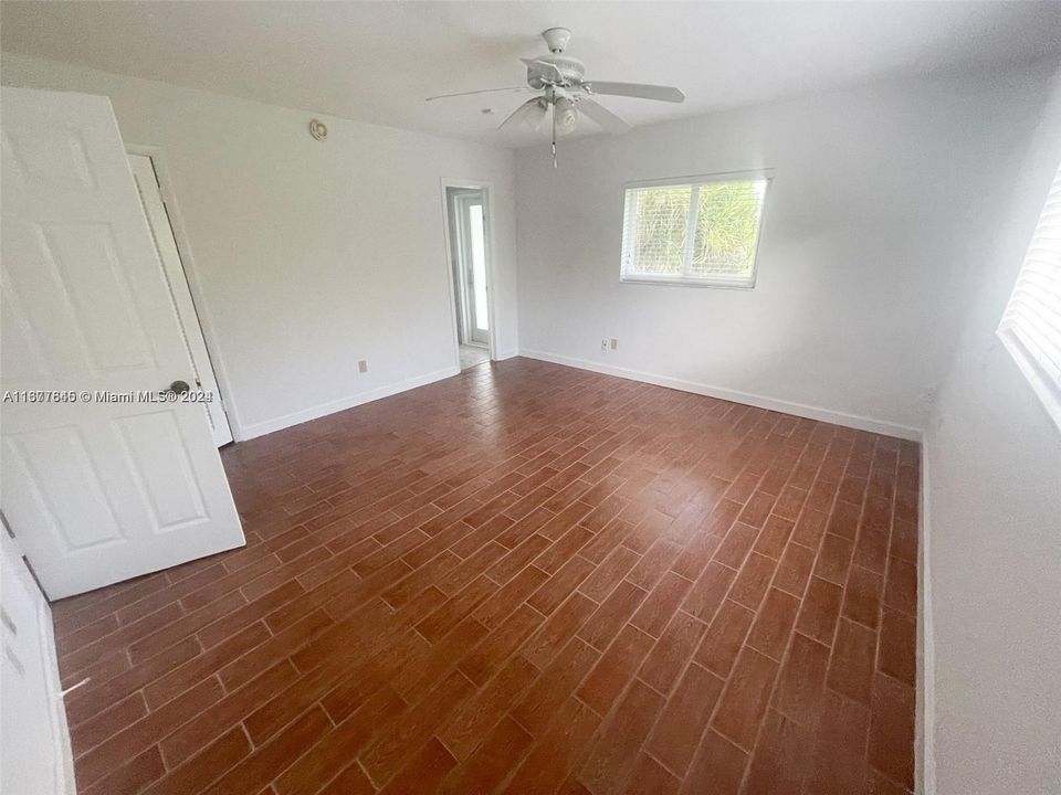 For Rent: $4,300 (3 beds, 2 baths, 1882 Square Feet)