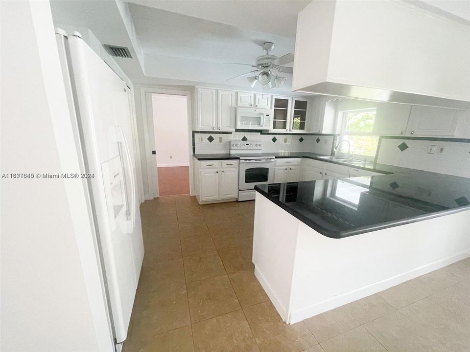 For Rent: $4,300 (3 beds, 2 baths, 1882 Square Feet)