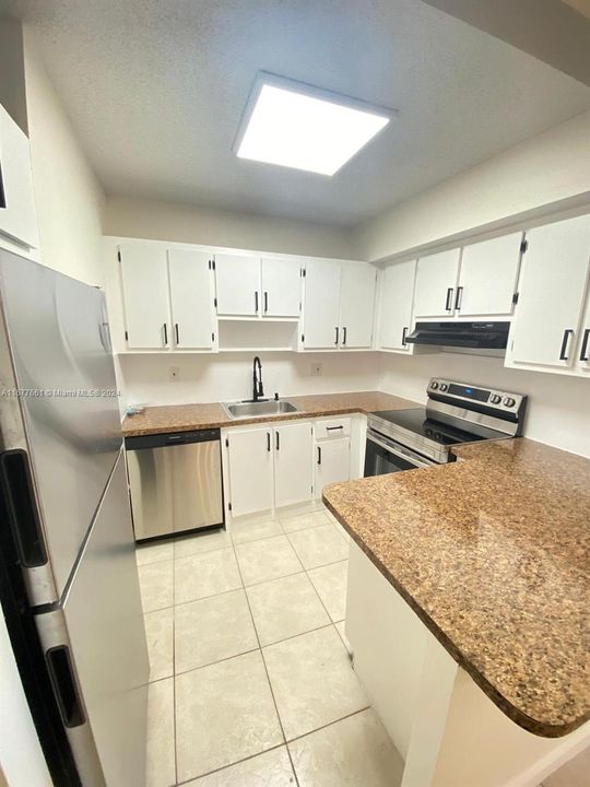 For Sale: $150,000 (1 beds, 1 baths, 800 Square Feet)