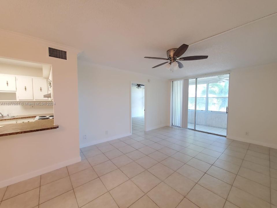 For Sale: $150,000 (1 beds, 1 baths, 800 Square Feet)