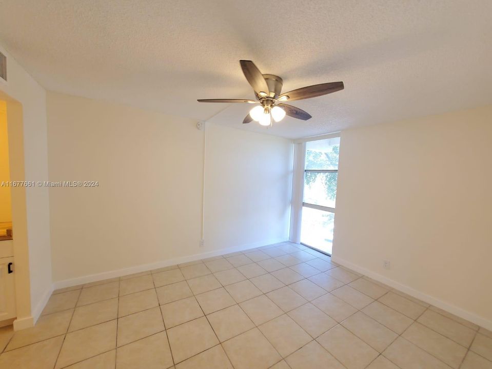 For Sale: $150,000 (1 beds, 1 baths, 800 Square Feet)