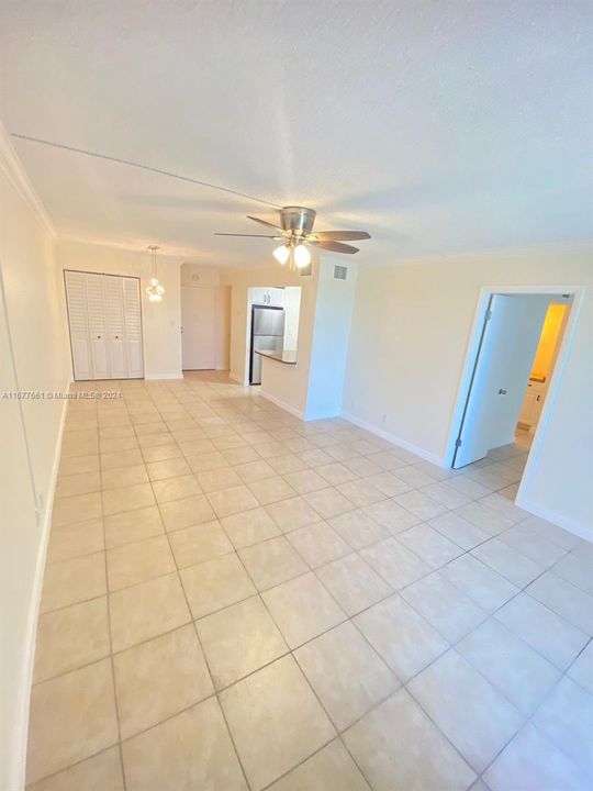 For Sale: $150,000 (1 beds, 1 baths, 800 Square Feet)