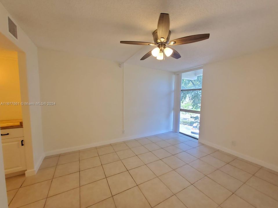 For Sale: $150,000 (1 beds, 1 baths, 800 Square Feet)