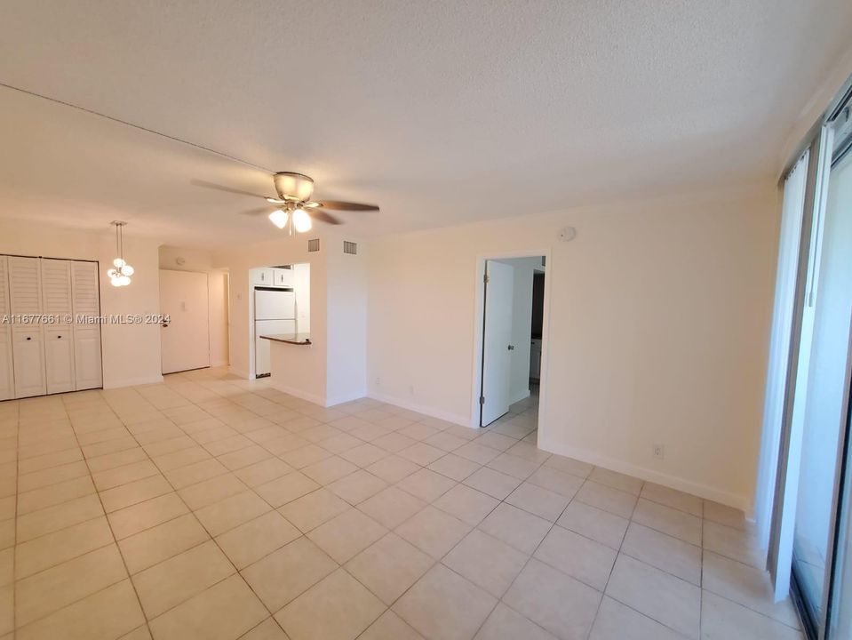 For Sale: $150,000 (1 beds, 1 baths, 800 Square Feet)