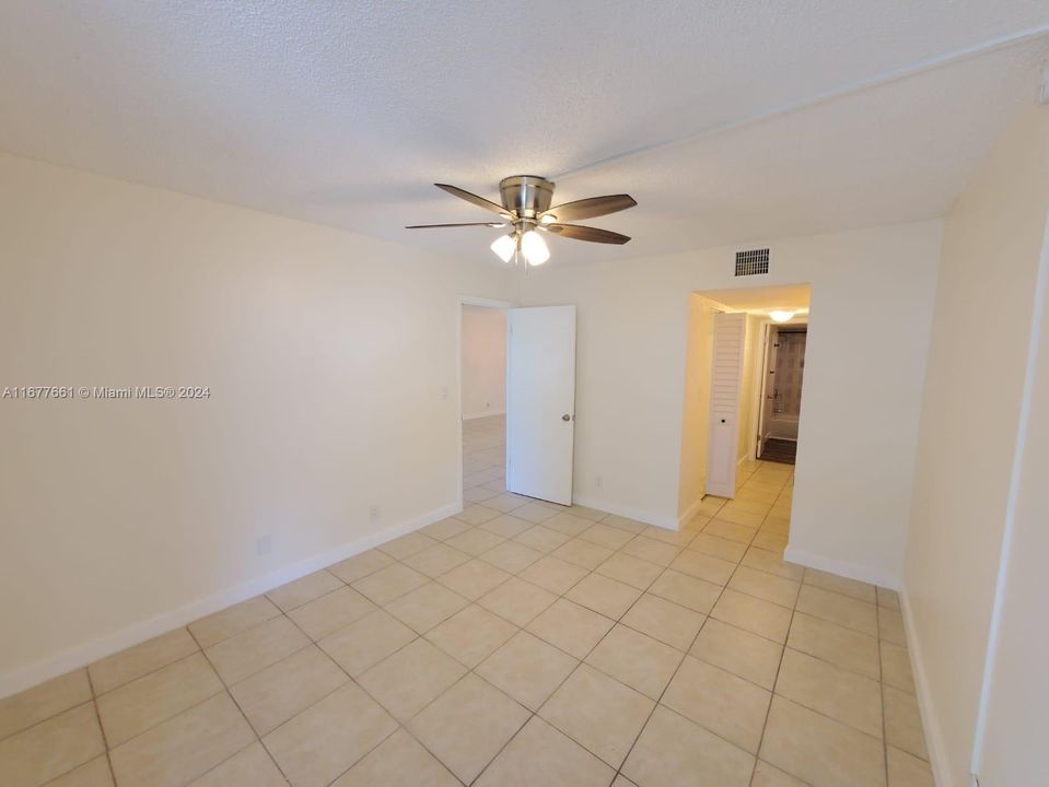 For Sale: $150,000 (1 beds, 1 baths, 800 Square Feet)