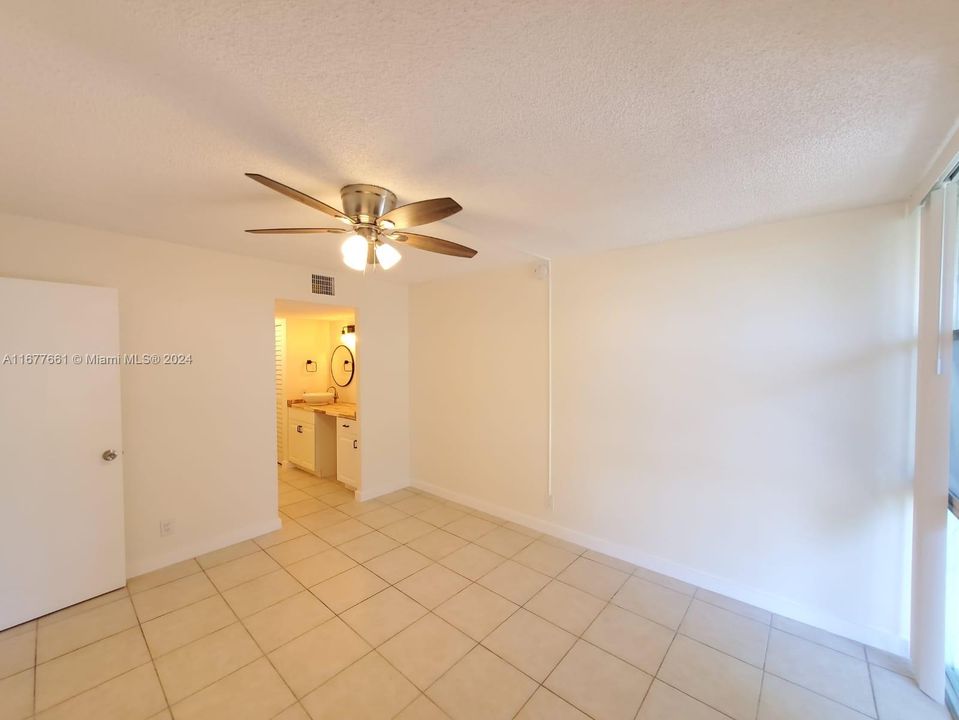 For Sale: $150,000 (1 beds, 1 baths, 800 Square Feet)